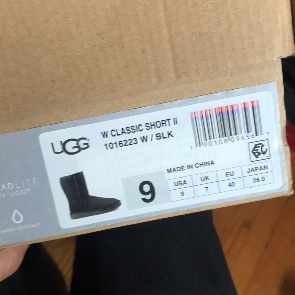 Uggs - Picture 4 of 4